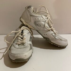 Danskin Now Sneakers size 6 (IC)